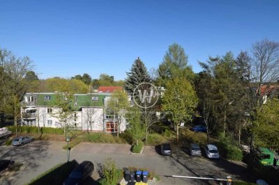 Edles Apartment als DG-Maisonette - EBK -  Luxusbad - Galerie - 3 Balkone - PKW-Stellplatz inkl.