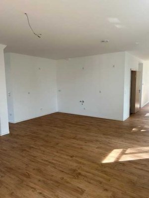 Erstbezug nach Sanierung mit Balkon: Freundliche 3-Raum-Loft-Wohnung mit geh. Innenausstattung