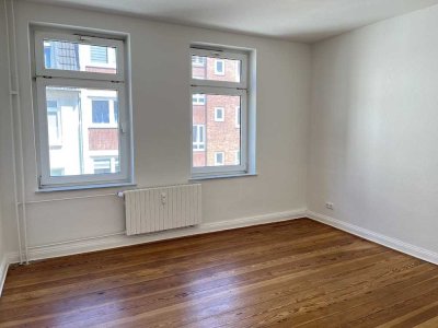 Großzügige 3-Zimmerwohnung im historischen Altbau.