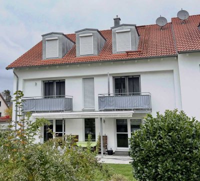 3-Zi.-DG-Whg. mit Balkon und sep. Essküche, Bj. 2013; Parkett, FBHZ, direkt in Odelzhausen