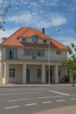 Erstbezug! Verschiedene möblierte WG-Zimmer im ehemaligen Bahnhofsgebäude