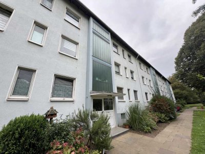 Renovierte 3 Zi.- Whng. -  Duschbad mit Fenster und Balkon - Duisburg