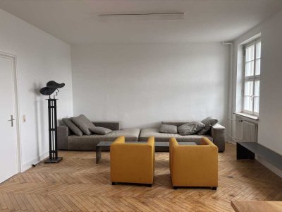 Barrierefreies Wohnen in herrschaftlicher, denkmalgeschützter Immobilie : 2 Zimmer Wohnung, 40 m²