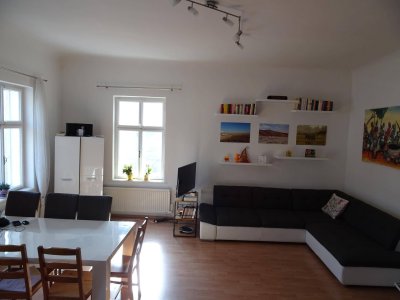 Wunderschöne 2-Zimmer-Altstadtwohnung mit Gemeinschaftsgarten am Kajetanerplatz