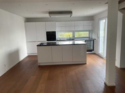 Exklusive 4,5 Zimmer-Wohnung in Brunnthal mit riesiger Dachterrasse