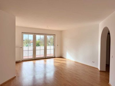 Helle 3-Zimmer Wohnung mit Balkon in Petersberg