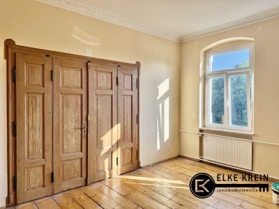 „Helle Altbauwohnung mit Holzdielen, Flügeltüren & Gartenmitbenutzung
