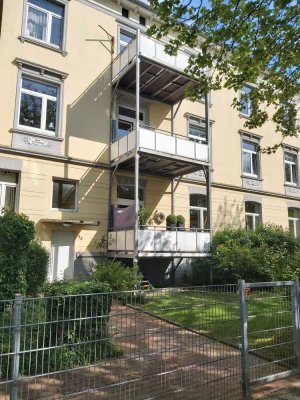 Tolle 5-Zimmer Wohnung Nähe KW-Brücke mit Balkon und 2 Bädern! Ab sofort frei!