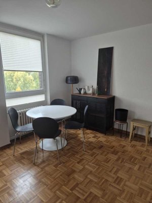 1, 5-Zimmer-Wohnung mit schöner Aussicht zu vermieten. Vollständig möbliert.