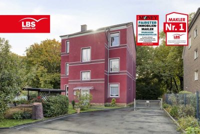 Wohnen für Generationen: Modernisiertes Dreifamilienhaus mit großem Garten
