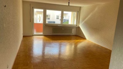 Modernisierte 4-Zimmer-Wohnung mit Balkon in Altdorf bei Nürnberg