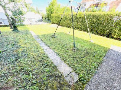 KOMPLETT neu renovierte 3-Zimmer-Wohnung in einem 3 Fam. Haus  mit Hobbyraum, großem Balkon + Garten