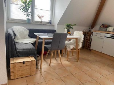 GEMÜTLICHE/TEILMÖBLIERTE  2-ZIMMER WHG IN TOP LAGE VON BAD VILBEL ZU VERMIETEN (für nur 1 Person)