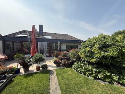 *** Stilvoller Bungalow mit 
Gartenidylle in Toplage ***