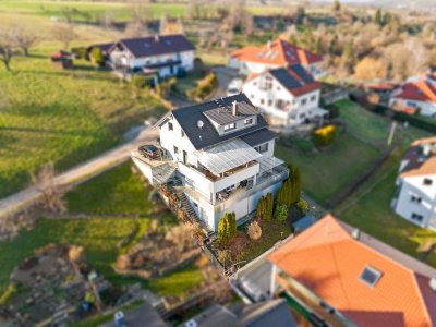 Atemberaubender Weitblick bis zur Burg Hohenneuffen! Freistehendes Haus in einzigartiger Lage