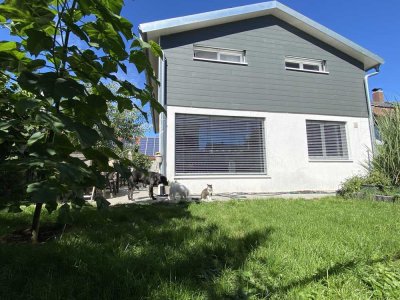 Freistehendes Einfamilienhaus mit Garten in ruhiger Lage – ab Januar 2026