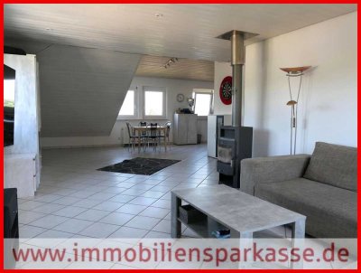 Herrliche Dachgeschosswohnung mit Terrasse und zwei Stellplätzen!