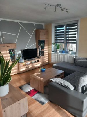 Helle gut geschnittene 2-Zimmer-Wohnung in kleiner Wohnanlage mit schönem Weitblick