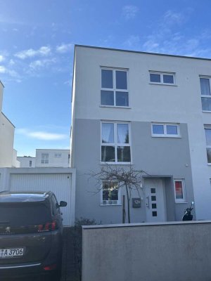 Provisionsfrei (Ohne Makler) - Modernes Reiheneckhaus in Aschaffenburg Stadtmitte