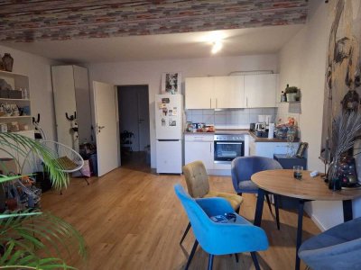 Helle 2-Zimmer Wohnung mit Balkon (WBS erforderlich!)