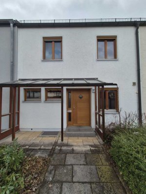 freies und großzügiges Reihenmittelhaus mit schönem Garten sucht Familie