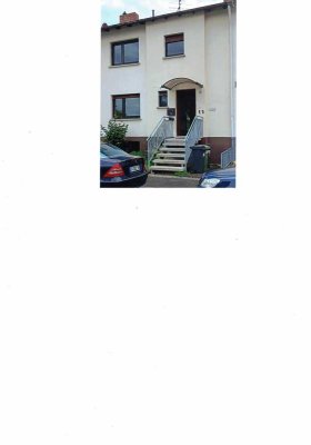 Großes Reihenhaus mit Keller, schönem Garten und Garage in Offenbach-Bürgel zu verkaufen