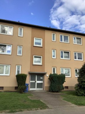 Schnell zugreifen: renovierte 4-Zimmer-Wohnung mit Duschbad und Balkon in ruhiger Grünlage
