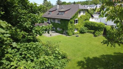 Privates Paradies: Einfamilienhaus mit Einliegerwohnung in Toplage