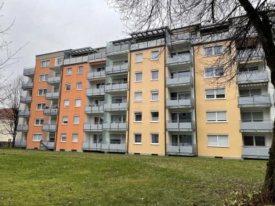 Ansprechende, helle 2-Zimmer Wohnung mit Südloggia im 2. OG in Deggendorf