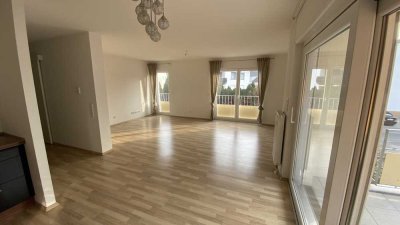 Schöne helle 3 Zimmer Wohnung mit Balkon und EBK in Hörstein