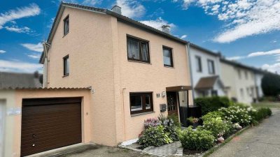 Renovierte DHH in ruhiger Lage mit schönem Garten