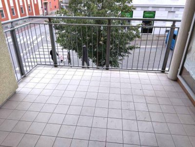 2 ZIMMER-NEUBAU + großer Süd-Balkon 9m² + extra Küche möbliert + Bad mit Wanne + extra WC + Lift!