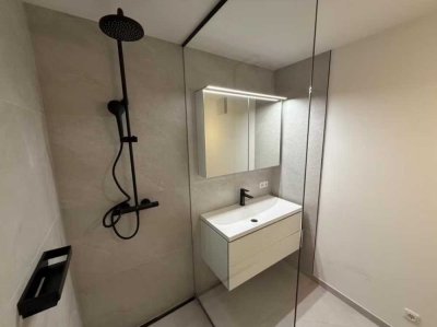 Attraktive 1-Zimmer-Wohnung mit gehobener Innenausstattung in Köln Weiß