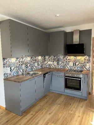 Helle 2 Zimmer Whg. mit Südbalkon, Lift im Haus