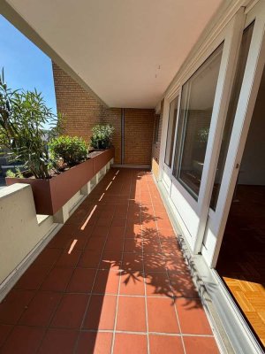 Großzügige Dreizimmerwohnung in sehr ruhiger Lage, mit großem Balkon