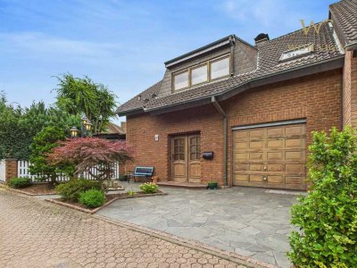 WOHNBAU: Ein Ort, der mitwächst – Doppelhaushälfte mit Kamin, Garten und Ruhe zum Ankommen