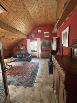 Möblierte 4-Zimmer Dachgeschosswohnung mit Balkon in Wachtberg