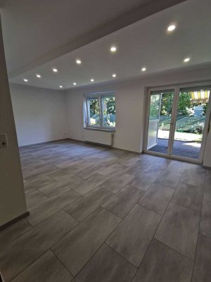 Geschmackvolle 3,5-Zimmer-EG-Wohnung mit Terrasse und EBK