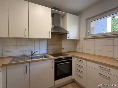 Blick ins Grüne und absolute Ruhe! Sehr gepflegte 3-Zimmer-ETW mit Balkon!