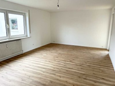 Moderne, renovierte Wohnung mit Balkon und Stellplatz