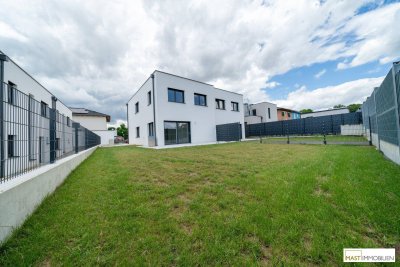 *NEU* Belagsfertige Doppelhaushälfte in Ruhelage!