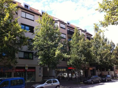 Umfangreich renoviert! Ihre zeitlose DG-Wohnung mit Stellplatz – provisionsfrei in Top-Lage