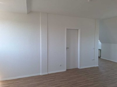 Erstvermietung nach Kernsanierung , 2 Zimmer mit Duschbad und Balkon Obj 2224Vnn