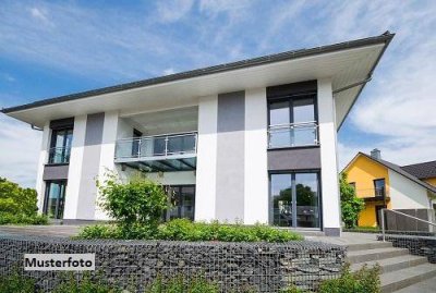 +++ Sehr gepflegtes 2-Familienhaus mit Garten und Terrasse +++