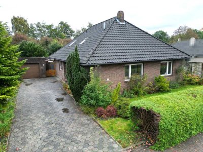 Ebenerdiges Wohnen in Emden-Widdelswehr – Bungalow mit Garten, Garage und Bootssteeg in ruhiger Lage