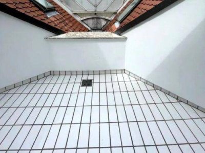 3 ZIMMER-Wohnung + sonnige Dachterrasse 6,6m² + extra Küche möbliert + nähe Kunsthaus / Hauptplatz!