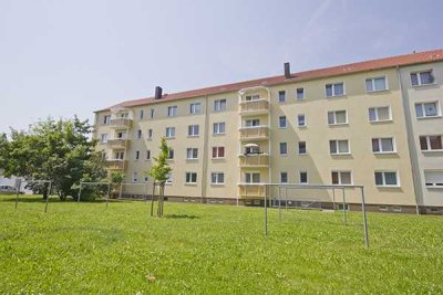 2-Zimmerwohnung ganz unten mit Wanne...