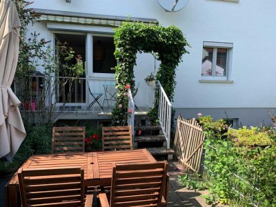 Gepflegte 2Zi.-Whg. in ruhiger Lage, 4 Familienhaus, Anbindung zur U6 ca.8 Gehminuten