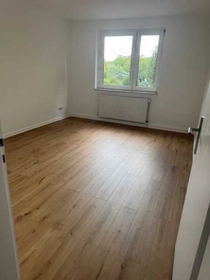 2-Zimmer-Wohnung  komplett renoviert, neues Bad, nahe Zentrum