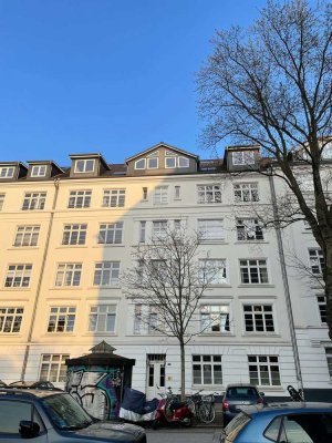 Provisionsfrei: Lichtdurchflutete Maisonette Wohnung
